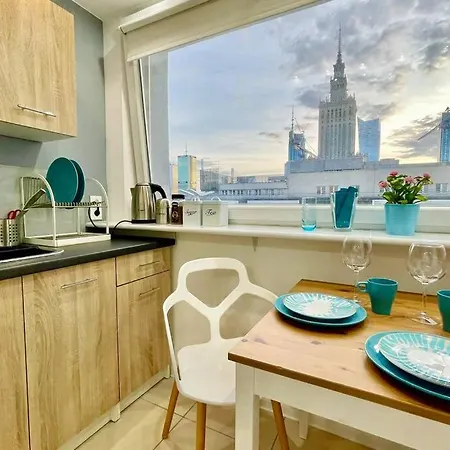 Gold 3 Metro X2 Wifi 300 Mbs 60'tv Netflix Hbo Appletv+ Apartment Warsaw