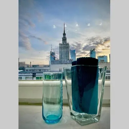 Gold 3 Metro X2 Wifi 300 Mbs 60'tv Netflix Hbo Appletv+ Apartment Warsaw