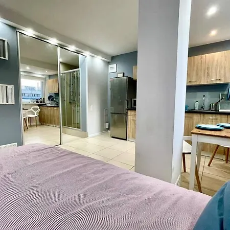 Apartment Gold 3 Metro X2 Wifi 300 Mbs 60'tv Netflix Hbo Appletv+
