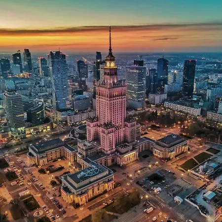 Apartment Gold 3 Metro X2 Wifi 300 Mbs 60'tv Netflix Hbo Appletv+ Warsaw