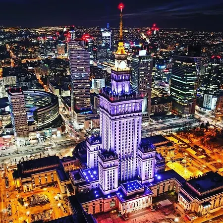 Gold 3 Metro X2 Wifi 300 Mbs 60'tv Netflix Hbo Appletv+ Apartment Warsaw