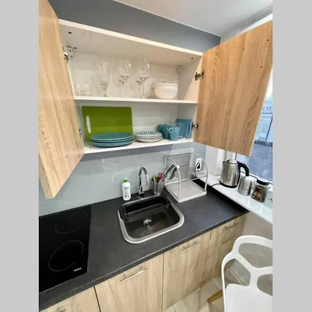 Gold 3 Metro X2 Wifi 300 Mbs 60'tv Netflix Hbo Appletv+ Varšava