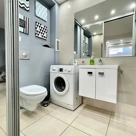 Gold 3 Metro X2 Wifi 300 Mbs 60'tv Netflix Hbo Appletv+ Varšava