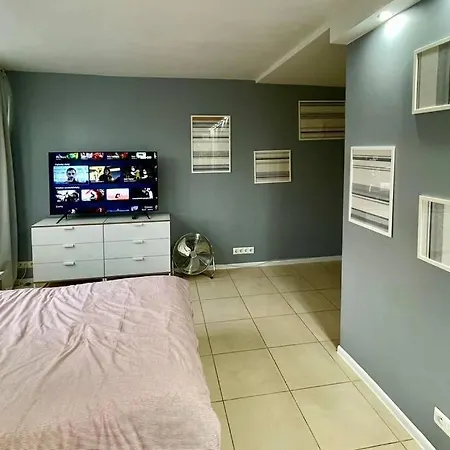 Gold 3 Metro X2 Wifi 300 Mbs 60'tv Netflix Hbo Appletv+ Apartament *